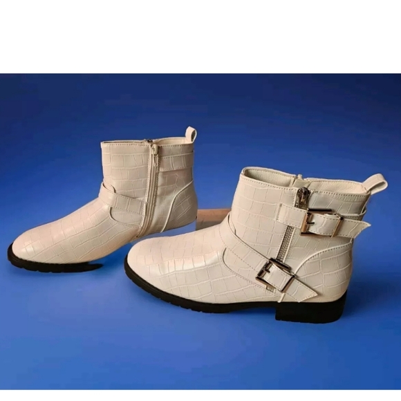 Tinstree Womens White Ankle Party Boots Bootie Zipper Buckle Size 8.5 - Picture 4 of 7